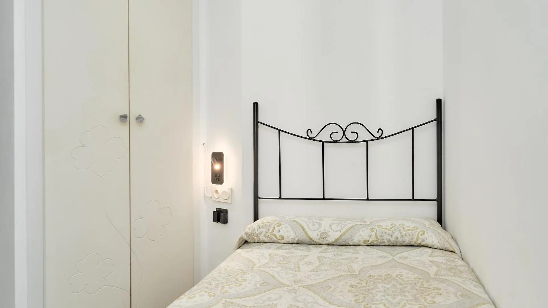 Apartment Apartamento Lola 2 Nerja Spain